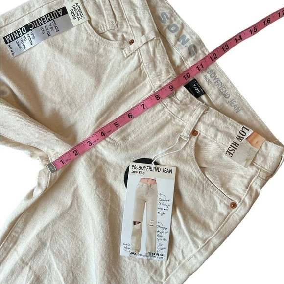 S. O. N. G. Cream Colored Jeans. 90s Boyfriend Style. Low Rise. Distressed. NWT - Picture 6 of 12